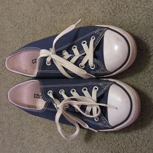Converse low top sneaker